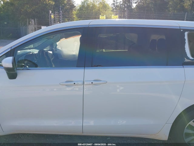 Chrysler Pacifica Hybrid Touring L 2023 2C4RC1L77PR569411 Image 14