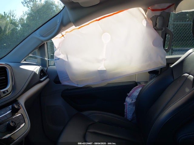 2023 CHRYSLER PACIFICA HYBRID 2C4RC1L77PR569411 Photo 4