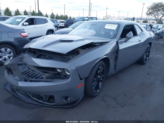 Dodge Challenger 2018 2C3CDZAG2JH246096 Image 2