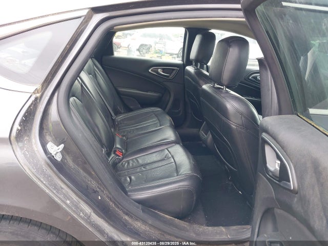 1C3CCCAB0GN170317 Chrysler 200