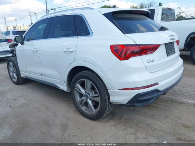 2021 AUDI Q3 WA1DECF38M1076033 Photo 2