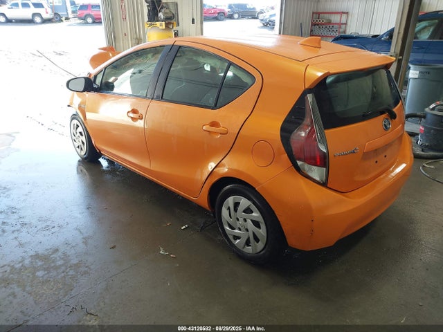 JTDKDTB35G1126140 Toyota Prius C One