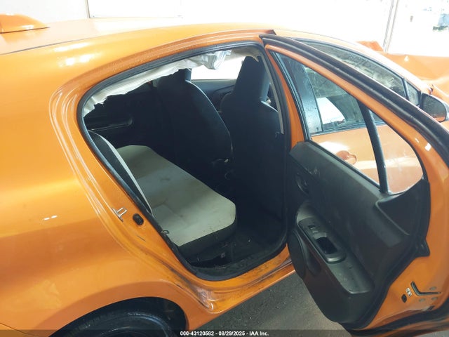 JTDKDTB35G1126140 Toyota Prius C One