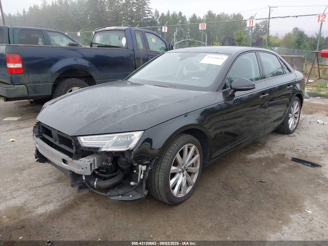 2017 AUDI A4 WAUANAF42HN025595 Photo 1