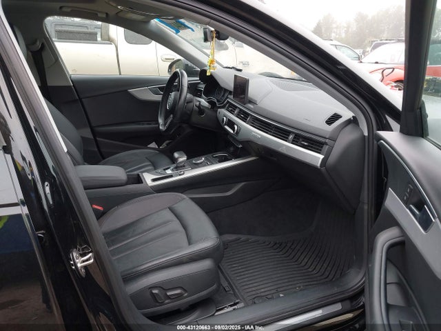 2017 AUDI A4 WAUANAF42HN025595 Photo 4