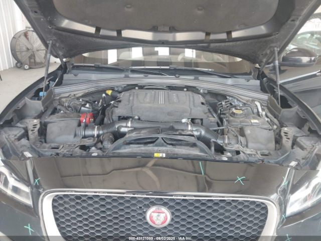 2017 JAGUAR F-PACE SADCL2BV2HA046965 Photo 9