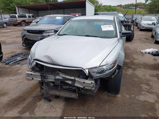43121100 :رقم المزاد ، 1FAHP2D88HG135102 vin ، 2017 Ford Taurus Se مزاد بيع