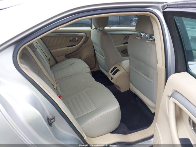 43121100 :رقم المزاد ، 1FAHP2D88HG135102 vin ، 2017 Ford Taurus Se مزاد بيع