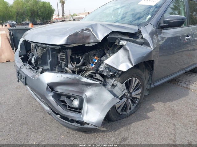 Nissan 2017 2017 5N1DR2MN1HC637025 Image 6