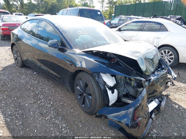 2025 TESLA MODEL 3 5YJ3E1EB1SF049050 Photo 0