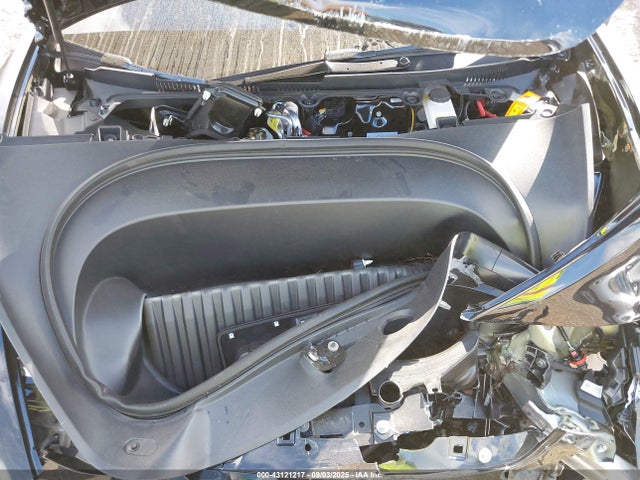 2025 TESLA MODEL 3 5YJ3E1EB1SF049050 Photo 9