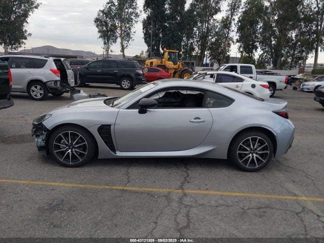 Продажа на аукционе авто 2024 Toyota Gr86, vin: JF1ZNBB19R8760040, номер лота: 43121309