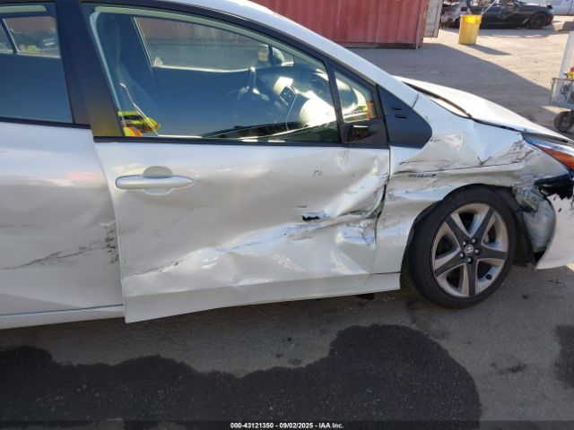 2022 TOYOTA PRIUS JTDKAMFU6N3181814 Photo 5