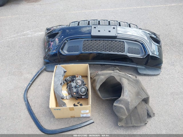 1C4RJEAG2KC672706 Jeep Grand Cherokee Altitude 4x2
