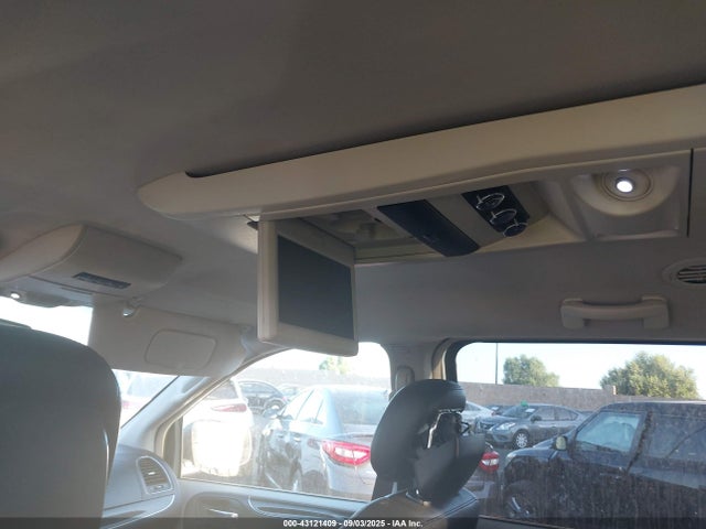 2C4RC1BG7FR696417 Chrysler Town and Country