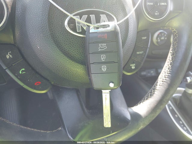 KIA dohc gdi nu 2016 KNDJP3A50G7375822 Image 11