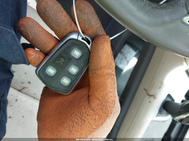 2017 CADILLAC XT5 1GYKNDRS4HZ276138 Photo 10