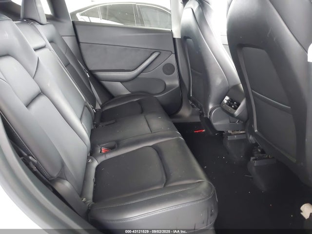 2022 TESLA MODEL Y 7SAYGDEE6NF345426 Photo 7