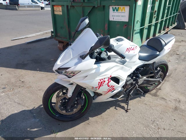 ML5EXEN15NDA74107 Kawasaki Ninja 650