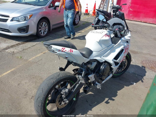 ML5EXEN15NDA74107 Kawasaki Ninja 650