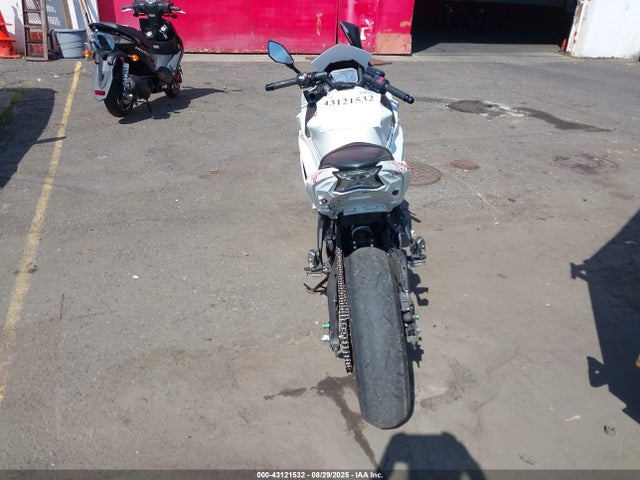ML5EXEN15NDA74107 Kawasaki Ninja 650