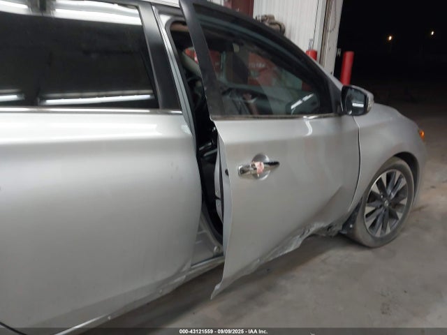 3N1AB7AP6HY374748 Nissan 2017