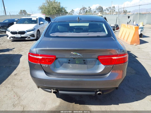Jaguar aj20p 2018 SAJAE4FX6JCP35892 Image 16
