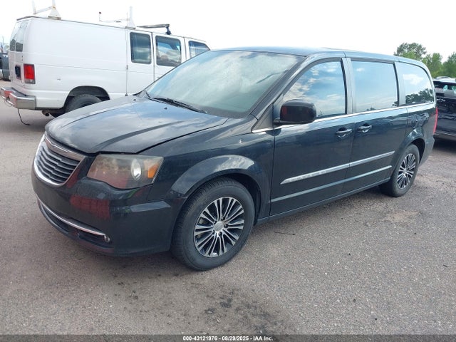 2C4RC1HG0ER227952 Chrysler Town and Country