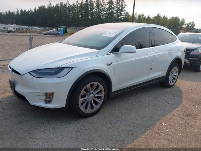 Tesla MODEL X 2018 5YJXCDE27JF139701 Image 2