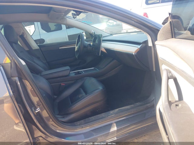 2022 TESLA MODEL 3 5YJ3E1EB7NF164045 Photo 4