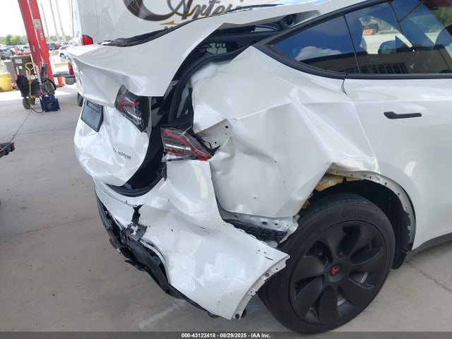 2023 TESLA MODEL Y 7SAYGDEE9PA096765 Photo 5