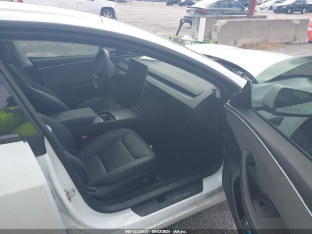 2024 TESLA MODEL 3 5YJ3E1EA4RF747363 Photo 4