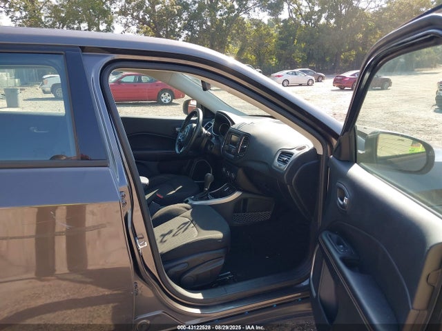 Jeep Compass 2018 3C4NJCAB5JT489293 Image 5