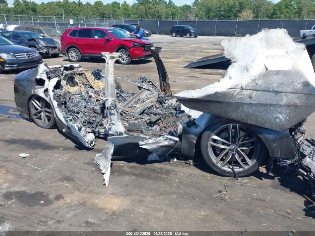 2017 AUDI A8 L WAU43AFD4HN017386