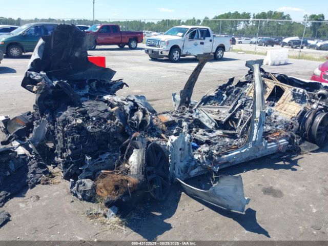 2017 AUDI A8 L WAU43AFD4HN017386 Photo 1