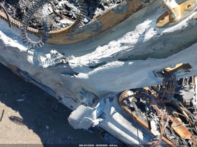 2017 AUDI A8 L WAU43AFD4HN017386 Photo 8