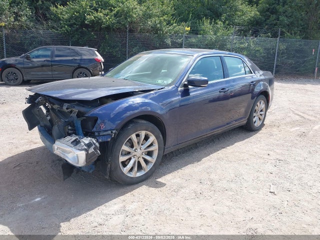 Chrysler 2015 2015 2C3CCARG0FH781637 Image 2