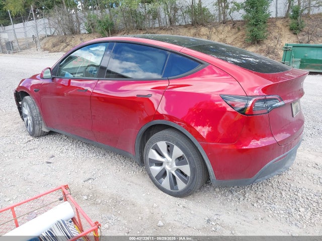 Tesla Model Y 2024 7SAYGDEE2RA241406 Image 3