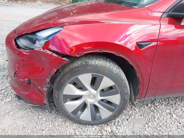 Tesla Model Y 2024 7SAYGDEE2RA241406 Image 6