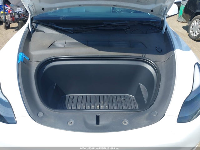 2023 TESLA MODEL Y 7SAYGDEE9PA172257 Photo 9