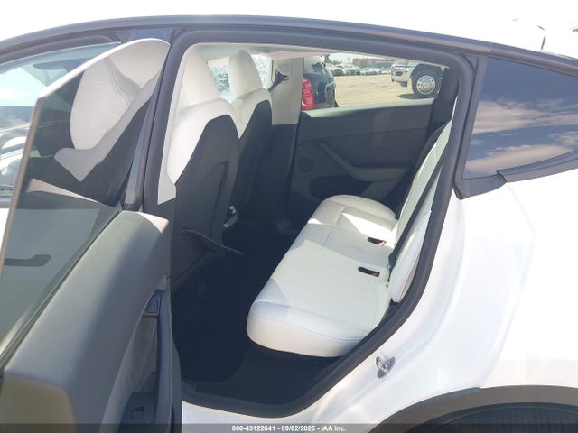 2023 TESLA MODEL Y 7SAYGDEE9PA172257 Photo 7