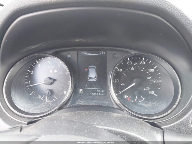 JN1BJ1CR5HW112472 Nissan 2017