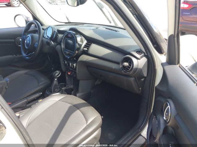 2019 MINI HARDTOP WMWXU1C56K2J01936 Photo 4