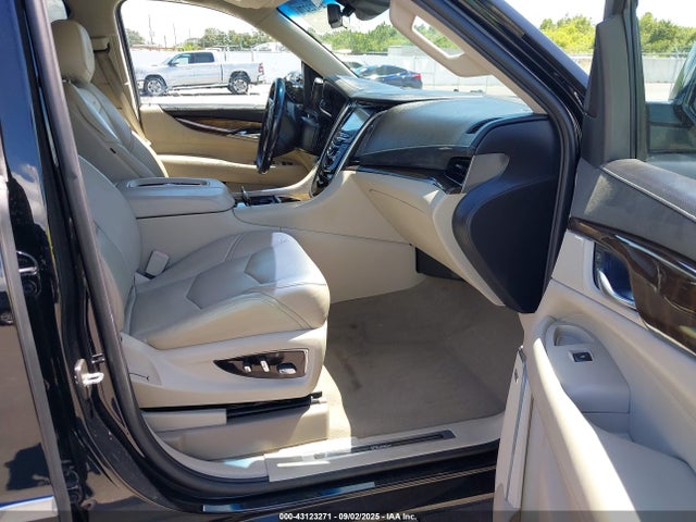 2018 CADILLAC ESCALADE 1GYS3CKJ9JR238685 Photo 4