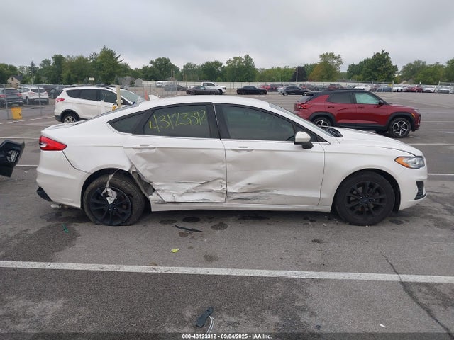 Ford 2019 2019 3FA6P0HD4KR231313 Image 14