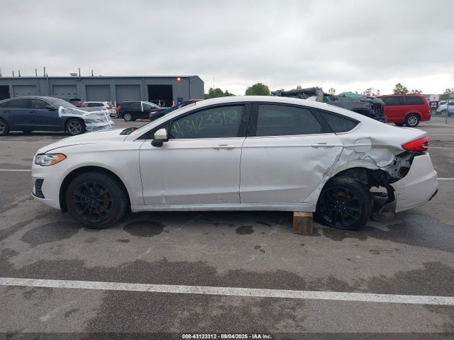 Ford 2019 2019 3FA6P0HD4KR231313 Image 15