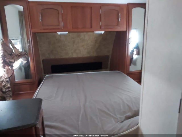 2015 Coachmen Freedom Express Bumper Pull 32' მანქანა იყიდება აუქციონზე, vin: 5ZT2FEPB7DA008946, აუქციონის ნომერი: 43123319