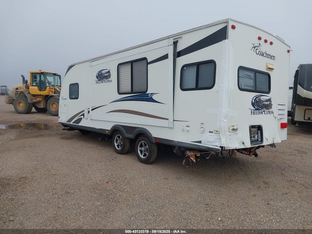 2015 Coachmen Freedom Express Bumper Pull 32' მანქანა იყიდება აუქციონზე, vin: 5ZT2FEPB7DA008946, აუქციონის ნომერი: 43123319