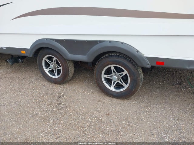 2015 Coachmen Freedom Express Bumper Pull 32' მანქანა იყიდება აუქციონზე, vin: 5ZT2FEPB7DA008946, აუქციონის ნომერი: 43123319