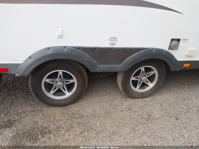 2015 Coachmen Freedom Express Bumper Pull 32' მანქანა იყიდება აუქციონზე, vin: 5ZT2FEPB7DA008946, აუქციონის ნომერი: 43123319